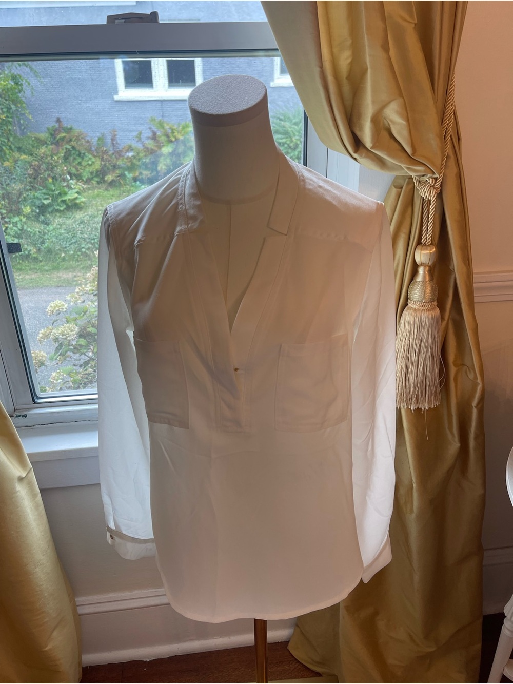 Nine West Ivory V-Neck Long Sleeve Blouse